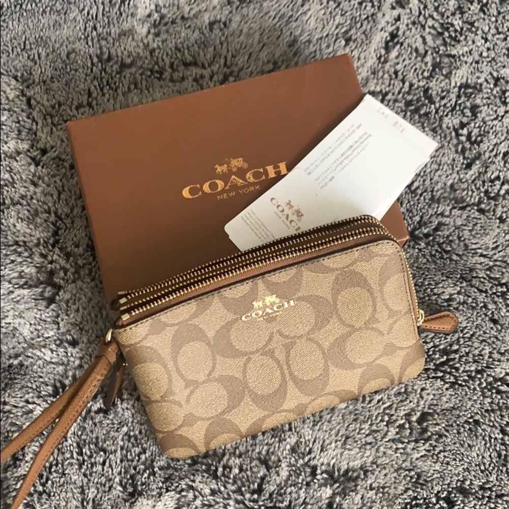 Coach Wristlet - Picture 5 of 5